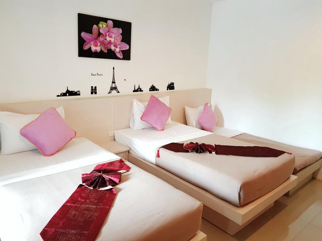 Phuthara Vandrerhjem Phuket